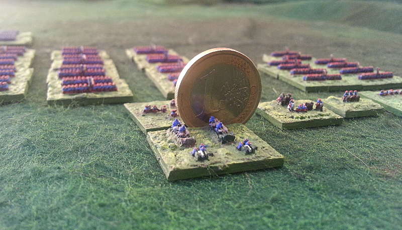 ( With a coin, 1 euro. BUT these minis shouldn't be look at so close ! )