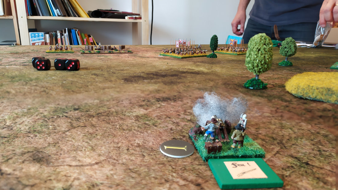 ( My light artillery moved slowly and opened fire on the large tercios. But was now under fire from the spanish guns )